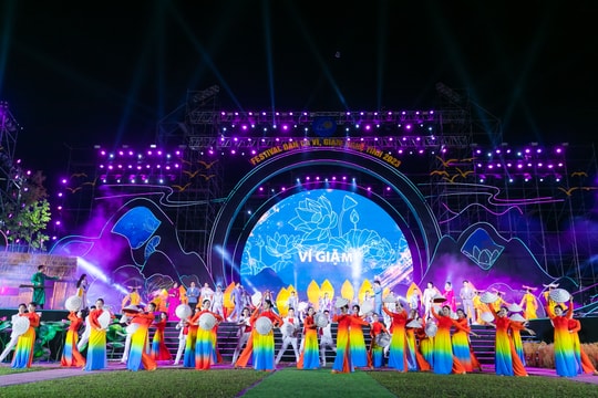Ấn tượng Chương trình Nghệ thuật tại Lễ khai mạc Festival Dân ca ví, giặm Nghệ Tĩnh