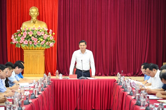 Thường trực Tỉnh ủy giao ban với Mặt trận Tổ quốc tỉnh và các tổ chức chính trị - xã hội