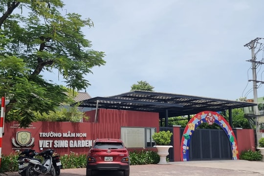 Hệ thống Trường Mầm non Viet Sing phân trần về hình ảnh giáo viên rửa khay đựng thức ăn cho trẻ trong nhà vệ sinh