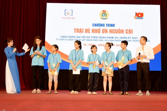 Hơn 300 con em công nhân viên chức, lao động trên địa bàn thành phố Vinh tham gia trại hè 'Nhớ ơn nguồn cội'