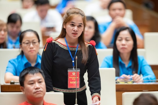 Người lao động gửi gắm tâm tư tại Hội trường Diên Hồng: Lương và việc làm