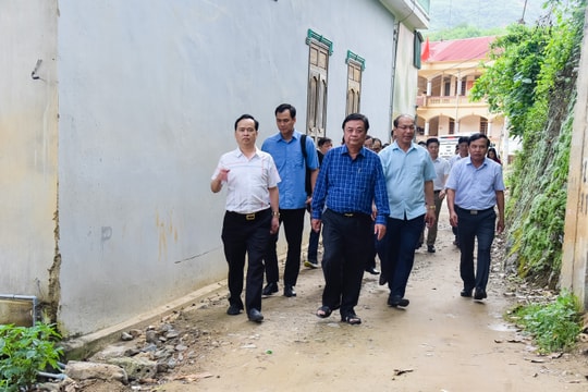 Bộ trưởng Lê Minh Hoan kiểm tra công tác ứng phó trước mùa mưa bão tại huyện biên giới Kỳ Sơn, Nghệ An 