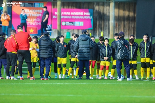 HLV Mai Đức Chung: 'Chúng ta cần quên đi những điều trước đó và tập trung cho trận đấu gặp Hà Lan'