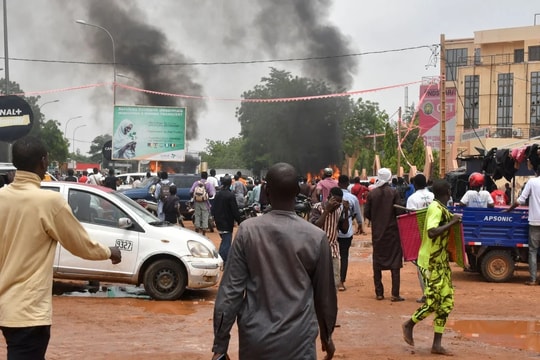 Pháp và EU cắt hẳn viện trợ tài chính cho Niger sau đảo chính quân sự