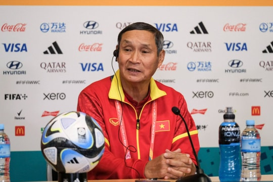 Huấn luyện viên Mai Đức Chung: 'Tuyển nữ Việt Nam sẽ chơi hết mình trước Hà Lan'