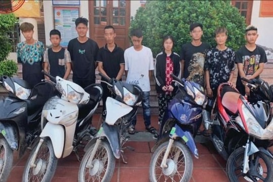 Khởi tố nhóm thanh thiếu niên mang hung khí vô cớ đánh người