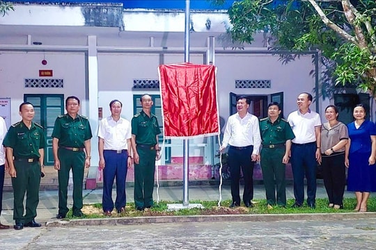 Khánh thành công trình 'Ánh sáng vùng biên' ở Anh Sơn