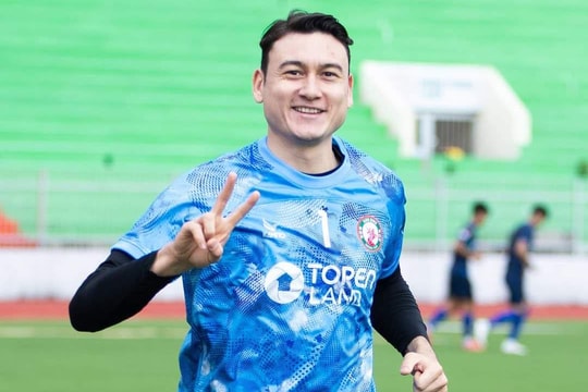 Thủ môn Đặng Văn Lâm và chuyện bóng đá chuyên nghiệp