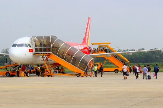 Vé máy bay dịp lễ Quốc khánh 2/9 khan hiếm, tăng giá