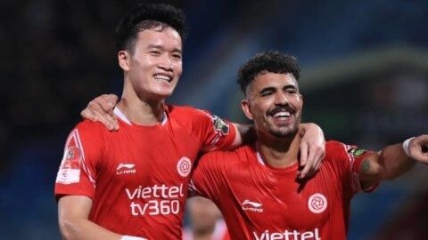 Vì sao HLV của CLB Thanh Hoá không muốn họp báo trận gặp Hà Nội và Công an Hà Nội?; Thực hư chuyện đại gia Tây Á muốn chiêu mộ Hoàng Đức