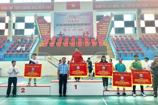 Nghệ An xếp thứ 3 toàn đoàn tại Giải cầu lông, bóng bàn gia đình toàn quốc