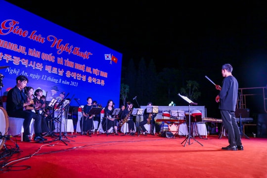 Các tiết mục đặc sắc tại đêm giao lưu nghệ thuật giữa thành phố Gwangju (Hàn Quốc) và tỉnh Nghệ An