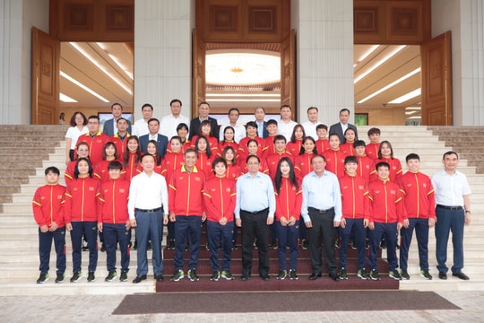 Thủ tướng Phạm Minh Chính gặp mặt, biểu dương Đội tuyển Bóng đá nữ Việt Nam