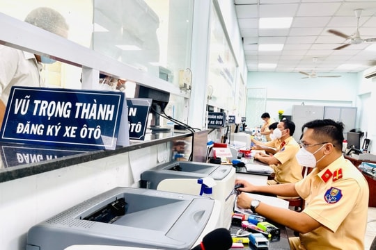 Từ hôm nay, người dân được sang tên chính chủ xe mất giấy tờ, mua bán qua nhiều đời