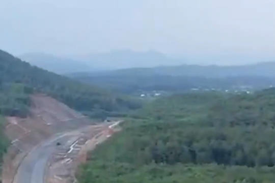 Cận cảnh cao tốc Bắc Nam trước thời hạn thông xe