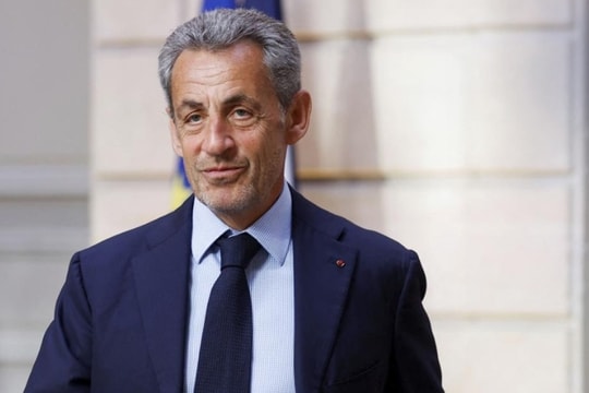 Cựu Tổng thống Pháp cho rằng cư dân trên bán đảo Crimea xem mình là người Nga