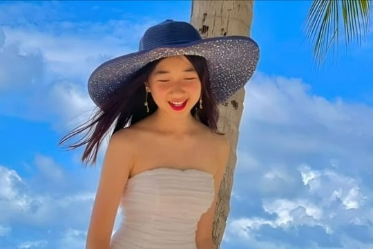 Con gái 16 tuổi của Hoa hậu Nguyễn Thị Huyền, nhan sắc không thua kém mẹ