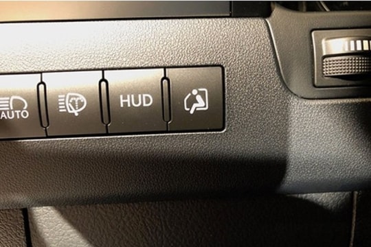 Những nút bấm kỳ lạ nhất trên ô tô