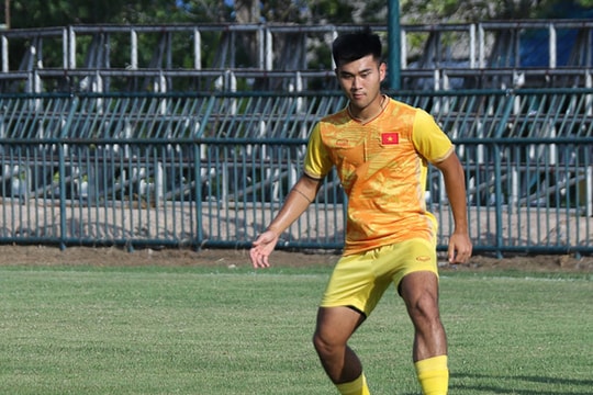 Tiền vệ 18 tuổi điển trai của Việt Nam tự tin hướng đến U23 Đông Nam Á; U23 Malaysia ngược dòng ngoạn mục trước U23 Indonesia