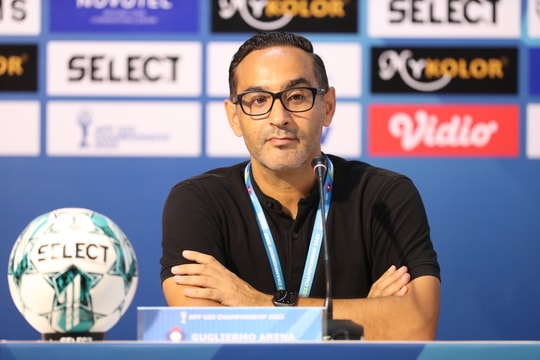 Huấn luyện viên U23 Lào khen ngợi tiền vệ Đinh Xuân Tiến 