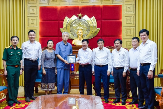 Lãnh đạo tỉnh Nghệ An tiếp và làm việc với Bí thư Thành ủy Thủ đô Viêng Chăn (Lào)