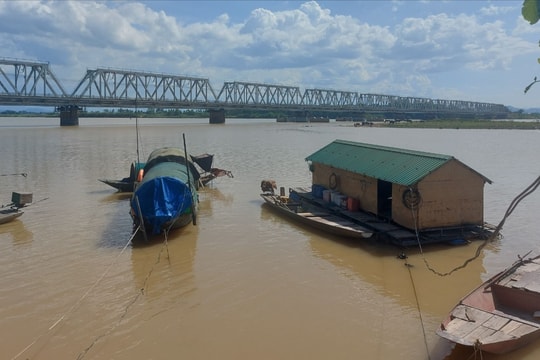 Khát vọng an cư của xóm vạn chài bên dòng Lam