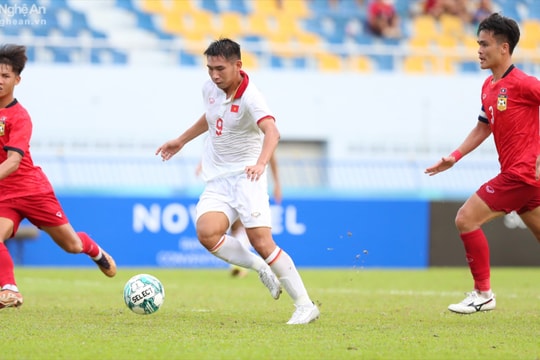 Tiền vệ Nguyễn Đức Việt: Tôi học được rất nhiều từ người đàn anh Đinh Xuân Tiến