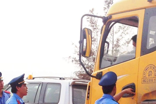 Bộ Giao thông vận tải lý giải việc bỏ quyền dừng xe của thanh tra đường bộ