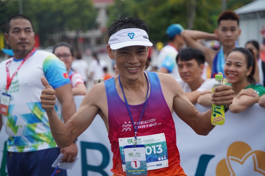 Nước khoáng thể thao Faith tiếp sức cho 4.000 runner tại Nghệ An