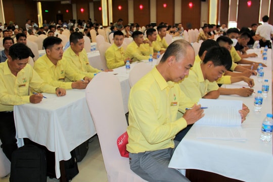 Gần 1.000 lái xe, nhân viên phục vụ trên xe ở Nghệ An tham gia tập huấn nghiệp vụ vận tải và an toàn giao thông