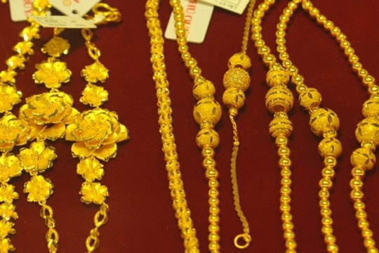 Vàng thế giới đảo chiều tăng mạnh; Thép cuộn CB240 giảm 100.000 đồng/tấn