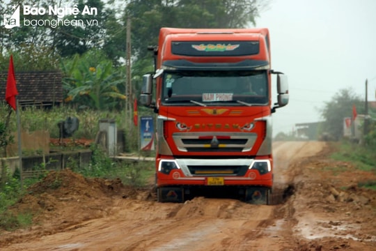 Sở Giao thông Vận tải Nghệ An trả lời ý kiến cử tri về việc xử lý xe quá khổ, quá tải