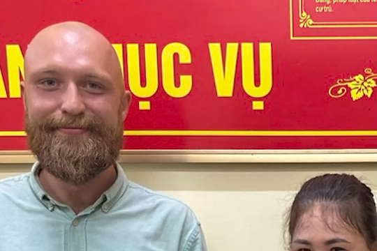 Du khách Nga nhận lại giấy tờ, tài sản bị mất ở Nghệ An