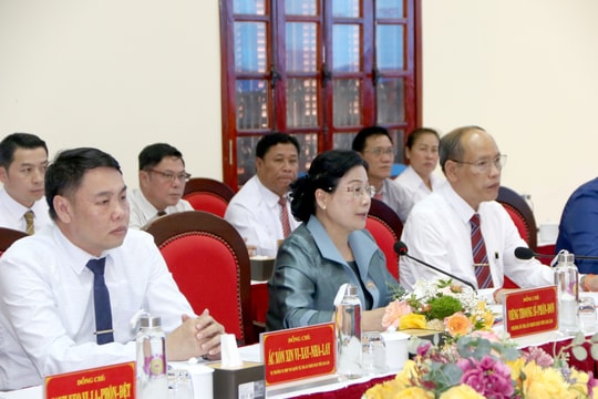 Chánh án Toà án nhân dân tối cao nước Cộng hoà dân chủ nhân dân Lào thăm và làm việc tại Toà án nhân dân tỉnh Nghệ An