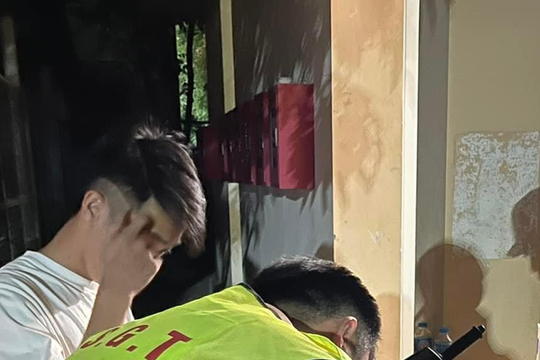 21 thanh, thiếu niên đi xe máy phóng nhanh vượt ẩu ở thành phố Vinh bị xử lý trong đêm 24/8