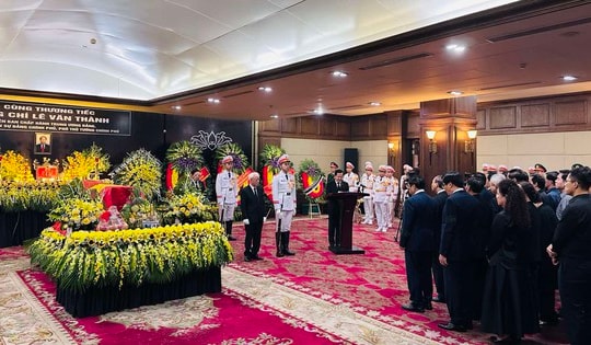 Tổ chức trọng thể Lễ truy điệu và tiễn đưa đồng chí Lê Văn Thành về nơi an nghỉ cuối cùng