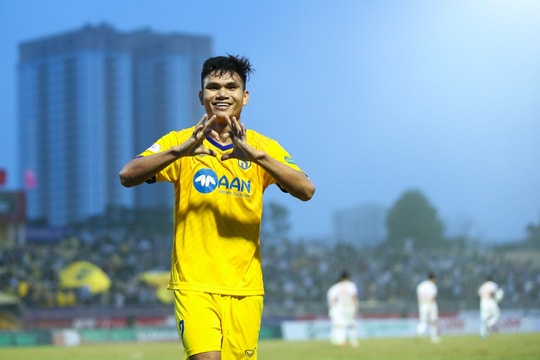 Xuân Mạnh viết tâm thư chia tay Sông Lam Nghệ An gia nhập Câu lạc bộ Hà Nội