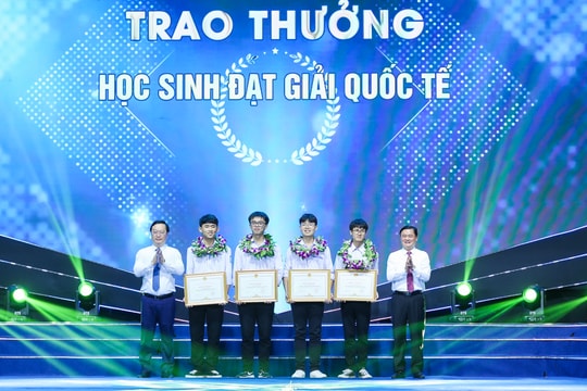 Nghệ An tuyên dương 151 học sinh đạt giải quốc tế, quốc gia, điểm cao tại Kỳ thi tốt nghiệp THPT năm 2023