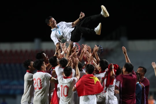 Huấn luyện viên Hoàng Anh Tuấn và những chia sẻ khi U23 Việt Nam vô địch giải Đông Nam Á