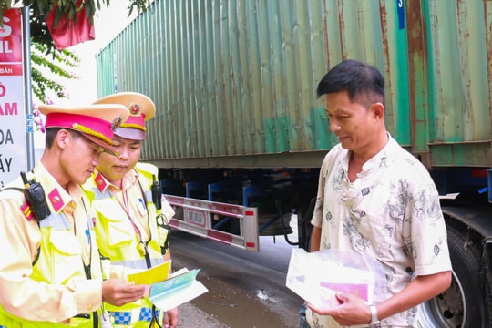 Nghệ An kiểm soát chặt hoạt động ô tô khách, container