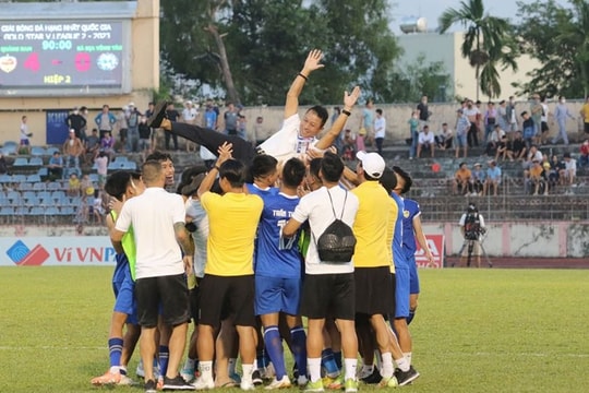 Thành quả đầu tay của cựu thủ quân Sông Lam Nghệ An