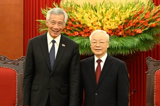 Tổng Bí thư, Chủ tịch nước và Chủ tịch Quốc hội tiếp Thủ tướng Singapore