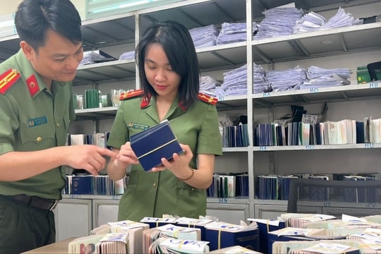 Công an Nghệ An tiếp nhận, hoàn thành thủ tục cấp gần 80.000 hộ chiếu cho công dân