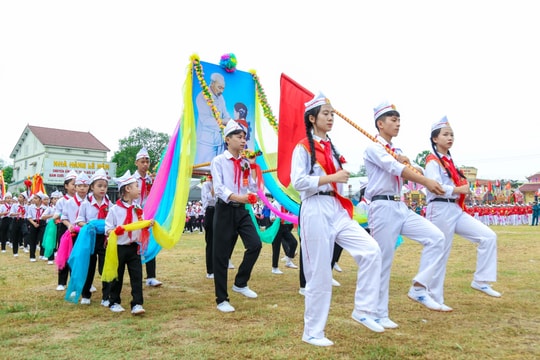 Tưng bừng duyệt nghi thức Đội mừng Tết Độc lập 