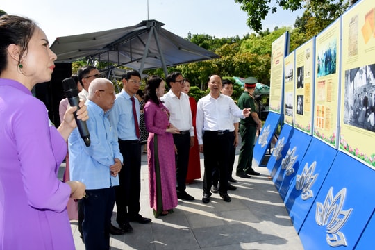 Khai mạc trưng bày chuyên đề ‘Hồ Chí Minh - Người là niềm tin tất thắng’