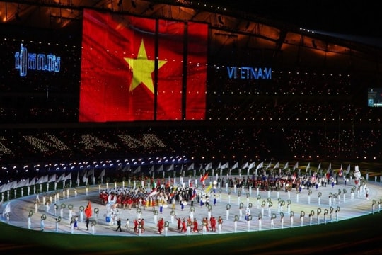 Đại diện Việt Nam đè bẹp Học viện đắt giá nhất thế giới, thẳng tiến bán kết giải U16 quốc tế; Haaland vượt Messi giành giải cầu thủ xuất sắc nhất năm