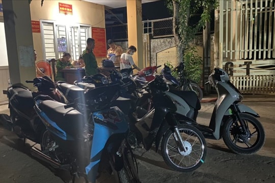 Ngày nghỉ lễ đầu tiên, xử lý 36 thanh, thiếu niên vi phạm giao thông ở thành phố Vinh