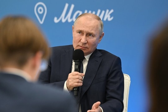 Putin nói người dân Nga luôn luôn ‘bất khả chiến bại’
