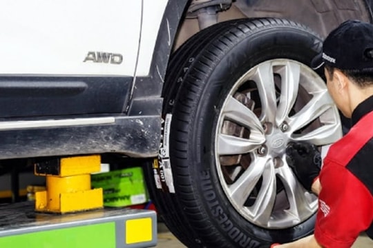 Điều cần lưu ý khi bơm lốp xe ô tô