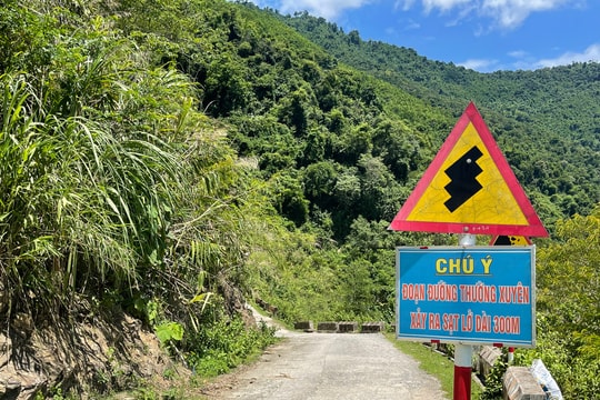 Sẵn sàng ứng phó với nguy cơ sạt lở ở huyện miền núi Tương Dương